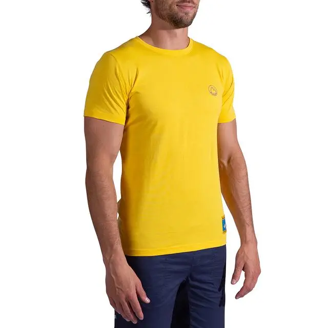 Men'S Climbing On The Moon Printed T-Shirt – Medium 1