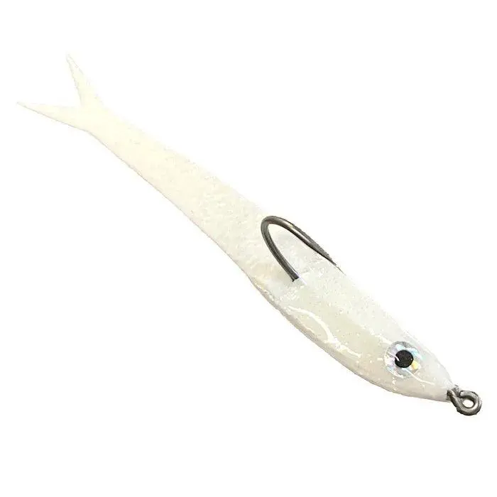 Spoon Minnow Fly – White Metallic Streamer 1