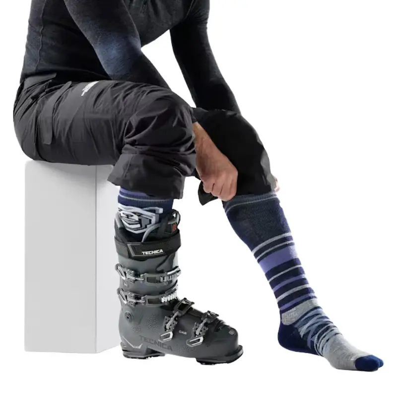 Unisex Full-Cushion Grizzly-Themed Ski Socks (Over-The-Calf) 1